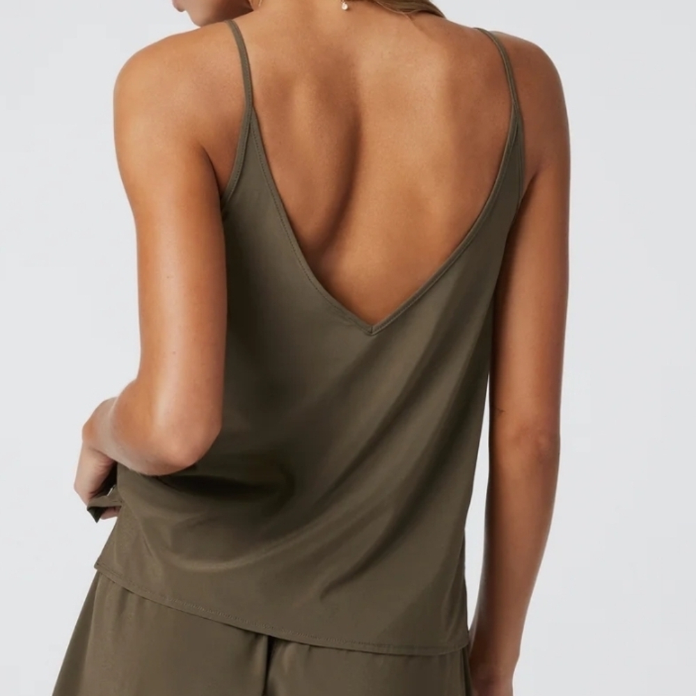 Vuori Women's Villa V-Neck Cami - Picture 2 of 4